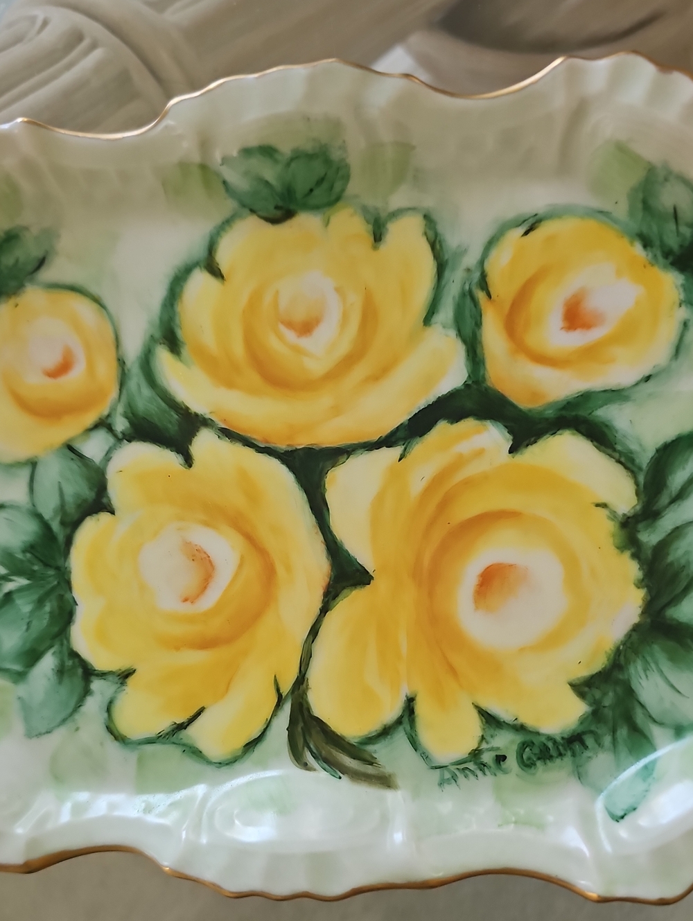 Beautiful Vintage Hand-Painted Yellow Roses Porcelain Serving Tray/Platter - Picture 6 of 8